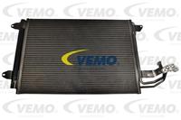 VEMO Klimakondensator V15-62-1017 Kondensator,Klimakühler VW,AUDI,SKODA,GOLF V 1K1,TOURAN 1T1, 1T2,GOLF VI 5K1,GOLF PLUS 5M1, 521