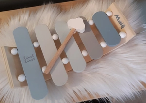 Geboortexpress.nl ''Label Label'' houten xylofoon blauw (met naam)