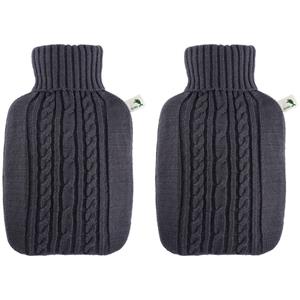 2x Gebreide kruiken donker grijs 1,8 liter met kabelpatroon -