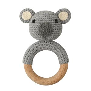 Dutsi  Houten Bijtring & Rammelaar - Met Gebreid Dierenfiguurtje - Ø 7 cm - Koala