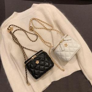 Sports Trend Bag Camellia Ringer Chain box kleine tas dames mini Crossbodytas met één schouder voor dames 11*7*10cm ivoor