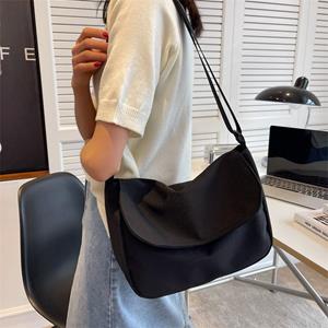 Sports Trend Bag Canvas postbode tas Dames crossbody tas Eenvoudige schoudertas Flap stoffen tas Grote capaciteit tas one size kaki