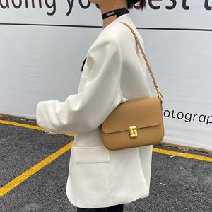 VantaGoods Echte leren dames lichte luxe crossbody tas - Stijlvol, grote capaciteit, forensvriendelijk, klein vierkant ontwerp
