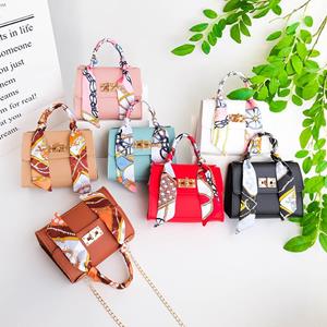 VantaGoods Damesmode 2022: Niche Design Mini Ketting Messenger Bags met Zijden Sjaal – Schoudertas Collectie bruin