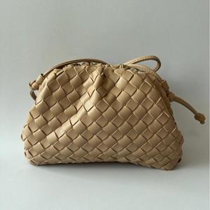 VantaGoods DIVANI 2025 Woven Cloud Bag - Trendy hand- en schoudertas 22x9x14 cm