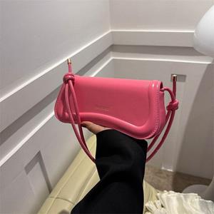 Fancy Lady Tassen voor Vrouwen 2023 Lente Nieuwe Stijl Modieuze Crossbody Tas Niche Design Casual Woon-werkverkeer Schoudertas Okseltas one size bruin