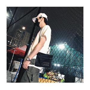 Sports Trend Bag Zijtas voor mannen en vrouwen Diagonale kruistas met enkele schouder Modieuze en trendy tas Outdoor Casual stoffen tas met kleurcontrast one size rood