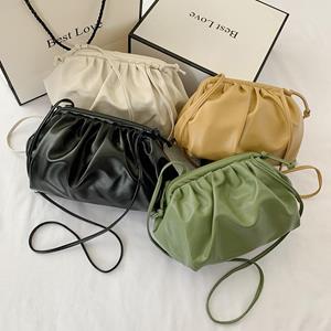 Sports Trend Bag Dames Party Crossbody Tas PU-leer Enkele schouder Cloud Bag Knoedeltas Messenger Bag Zacht Eenvoudige mode paars