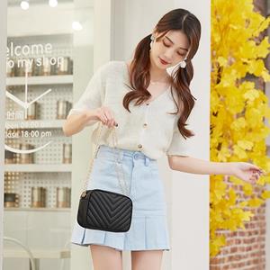 Sports Trend Bag V-patroon geborduurde ketting Macaron Kleine vierkante tas Modieus en sfeervol Casual mobiele telefoontas Draagbare woon-werktas Portemonnee one size abrikoos