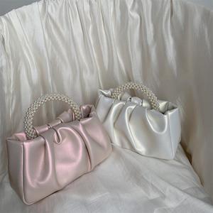 Fancy Lady Sweet Girly Pearl Bag Handtas Damesmode Veelzijdige geplooide Crossbody Cloud Bag Mini mobiele telefoon tas one size wit