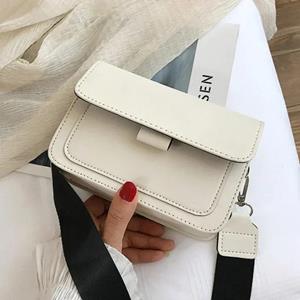 Warm clothes family Dames Messenger Bag 2024 Nieuwe Trendy Brede Schouderband/ketting Kleine Vierkante Tas Retro Casual Eenvoudige Flap Crossbody Tas voor Vrouwen