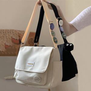Warm clothes family mode Dames School Messenger Bags voor Tienermeisjes Schoudertas Dames Designer Handtassen Grote Capaciteit Stevige Canvas Crossbody Tassen wit
