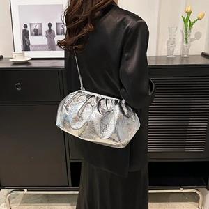 Warm clothes family Klein luxe design dames leren zilveren wolkentas vrouwelijke gouden crossbody tas dames party clutch portemonnee vrouwelijke handtassen 27cm 11cmz 18cm