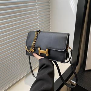 Best Shoe Boutique Nieuwe gepersonaliseerde trendy okseltas textuur casual ketting kleine vierkante tas 2024 zomer mode forensen messenger bag zwart