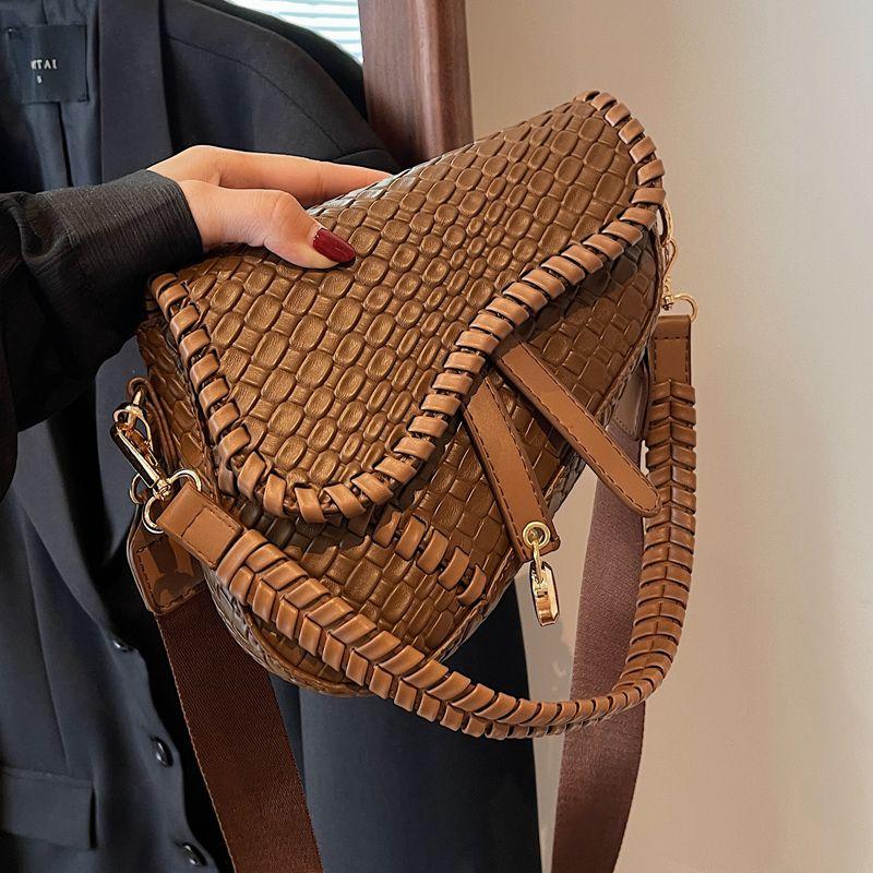 WTEMPO 1pc Geweven Zadeltas voor Meisjes, Veelzijdige Schouder Crossbody Tas Handgemaakte Geweven Schoudertas zwart