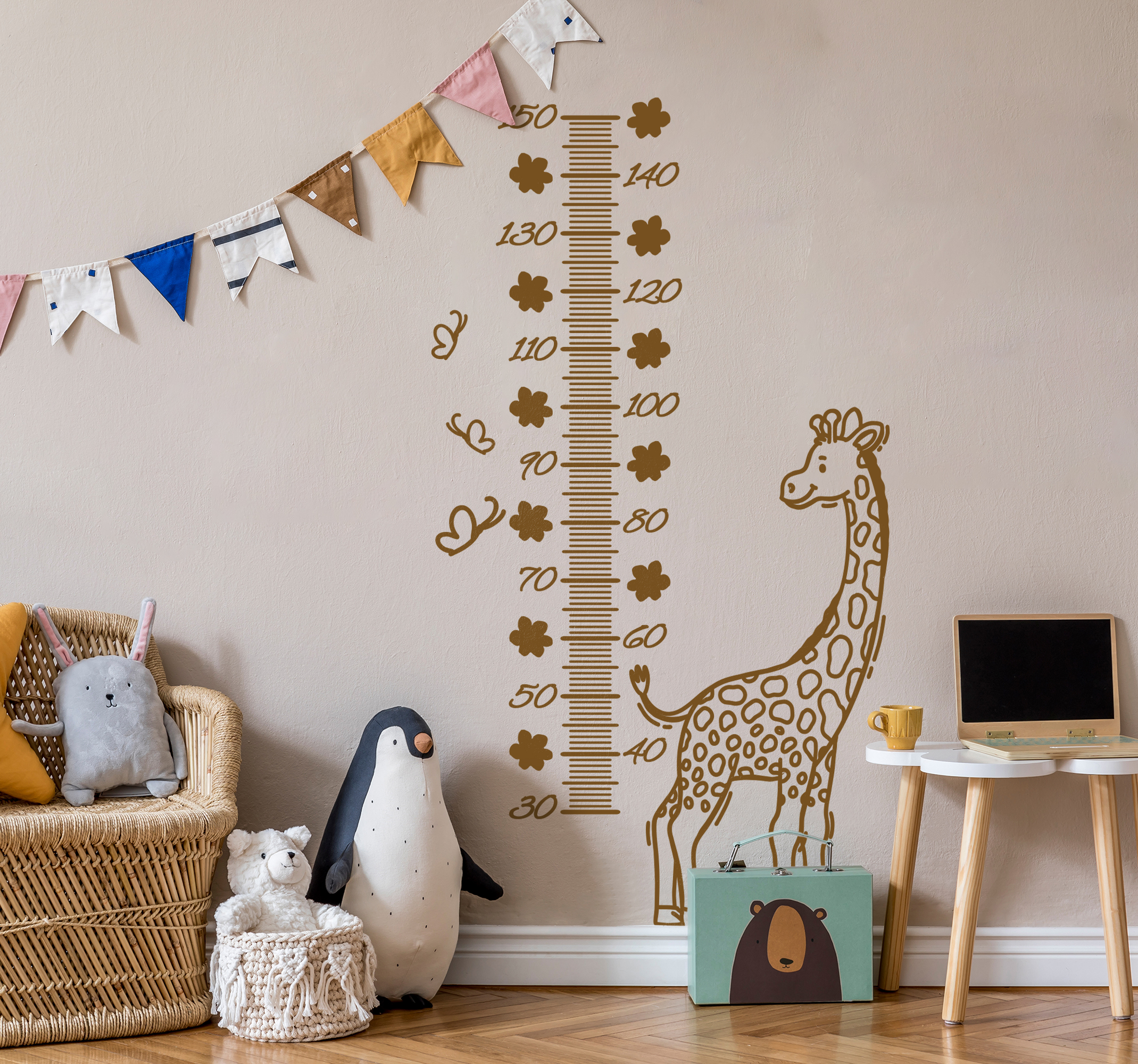 Lachende giraffe met bloemen muursticker groeimeter