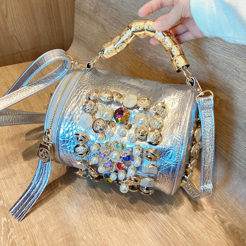 Sports bag Handgemaakte geplooide kussentas voor vrouwen, casual zilveren emmer messenger schoudertas