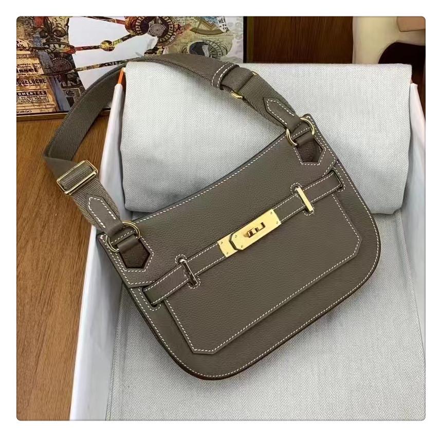 VantaGoods 2024 Mini Lock Gypsy-tas: Modieuze toplaag van koeienhuid schouder- en koerierstas voor vrouwen 22 CM