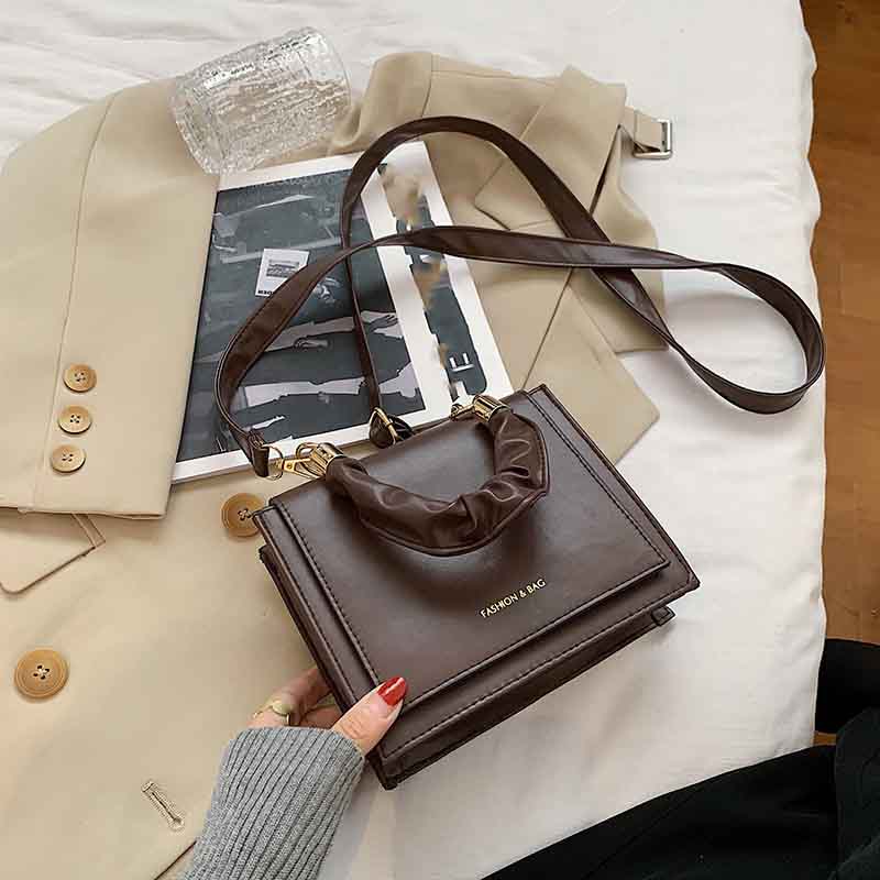 Exquisite handbag NO 1 Hoogwaardige klassieke effen schoudertas met textuur voor dames in een niche-crossbodytas, modieuze kleine vierkante tas koffie