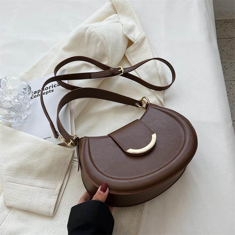RUWB BAGS Oksel Schouder Zijtassen voor Vrouwen 2024 Designer Trend Leren Kleine Onderarm Crossbody Handtassen en Portemonnees 25cmx14cmx7cm koffie