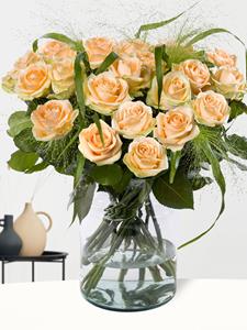 Surprose 20 zalmkleurige rozen met panicum - Avalanche Peach | Rozen online bestellen & versturen | .nl