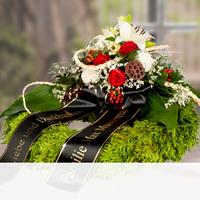 123Blumenversand Trauerkranz mit roten Rosen und weiÃŸen Lilien