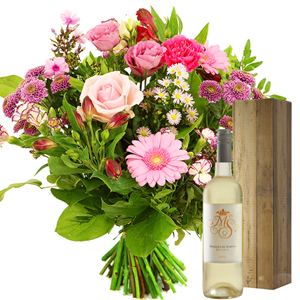 Boeketcadeau Boeket roze bloemen + fles Spaanse witte wijn