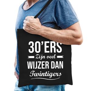 Bellatio 30ers Zijn Veel Wijzer Dan Twintigers Cadeau Tas Zwart Voor Heren - Feest Boodschappentassen