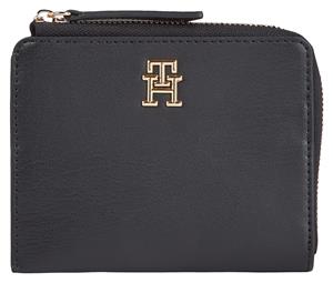 Tommy Hilfiger Geldbörse "TH FEMININE MED SLIM WALLET", mit Markenemblem vorne