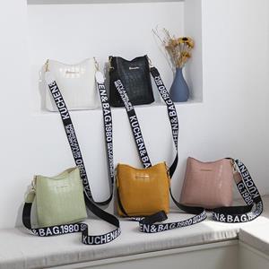 Fashion Pavilion Vrouwen Pu Leder krokodil-patroon Tas Unieke Messenger Bag Eenvoudige Stijl Bucket Design Single