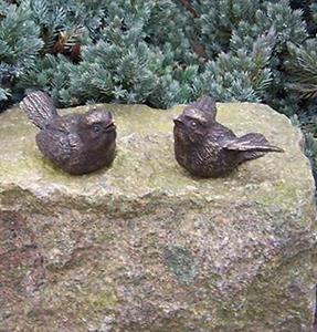Urnwebshop Zwaar Bronzen Musjes Grafset - Zittend