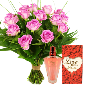 Boeketcadeau Boeket roze rozen incl. bladmateriaal + flesje gratis parfum rozen geur