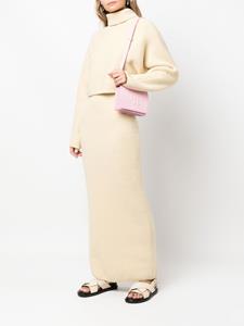 Nanushka Schoudertas met logo-reliëf - Roze