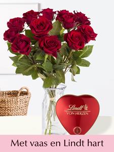 Surprose 12 rode rozen - EverRed + Lindt hart + glasvaas Aafke