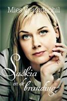 Saskia in de branding