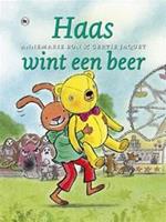 Haas wint een beer