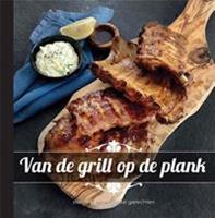 Van de grill op de plank