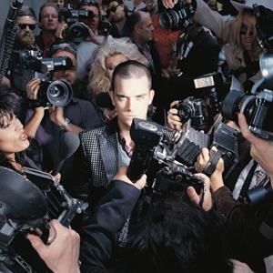 Universal Life Thru A Lens - Robbie Williams