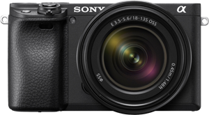 Sony A6400B body + SEL 18-135 zwart