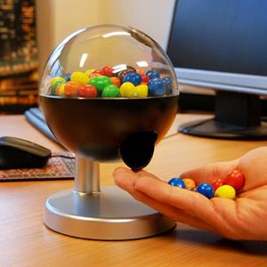 Candy Dispenser met touch sensor