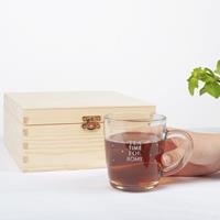 Teebox aus Holz mit graviertem Glas