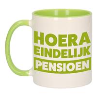 Shoppartners Pensioen mok / beker groen Hoera eindelijk met pensioen 300 ml Groen