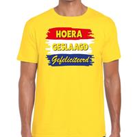 Shoppartners Hoera geslaagd gefeliciteerd t-shirt geel heren Geel
