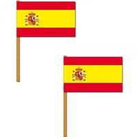 Set van 2x stuks luxe grote zwaaivlaggen Spanje 30 x 45 cm - zwaaivlaggen