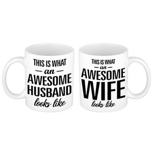 Bellatio Awesome husband and wife cadeau mok / beker wit -