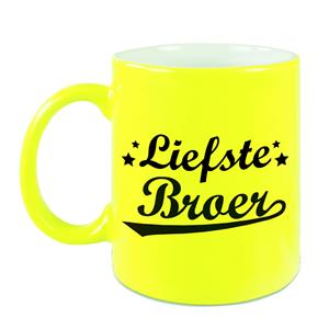 Bellatio Liefste broer cadeau mok / beker neon geel met sterren 330 ml -