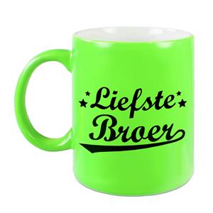 Bellatio Liefste broer cadeau mok / beker neon groen met sterren 330 ml -