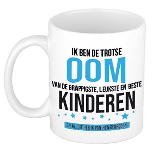 Bellatio Trotse oom van leukste kinderen cadeau koffiemok / theebeker 300 ml -