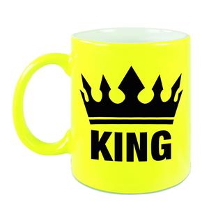 Bellatio Cadeau King mok/ beker fluor neon geel met zwarte bedrukking 300 ml -