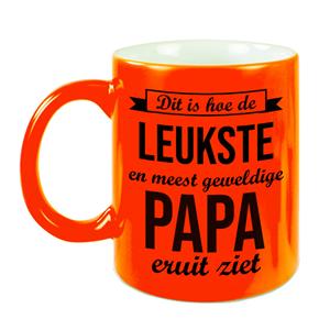 Bellatio Leukste en meest geweldige papa cadeau koffiemok / theebeker neon oranje 330 ml -